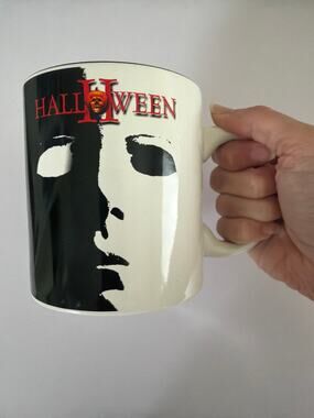 Halloween II Michael Myers 20 Oz Mug Silver Buffalo Universal Studios Horror